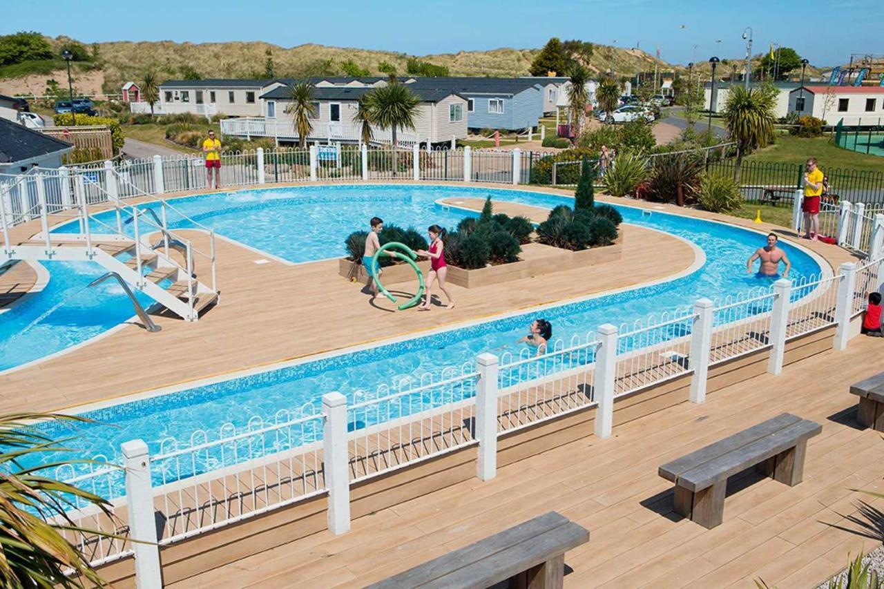 Presthaven Holiday Resort - Direct Access To Beach Prestatyn Exterior photo